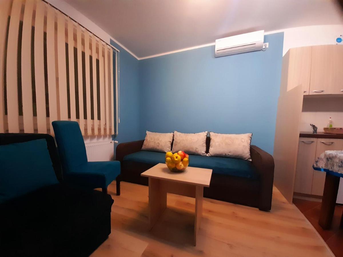 Kety Apartments Kragujevac Oda fotoğraf