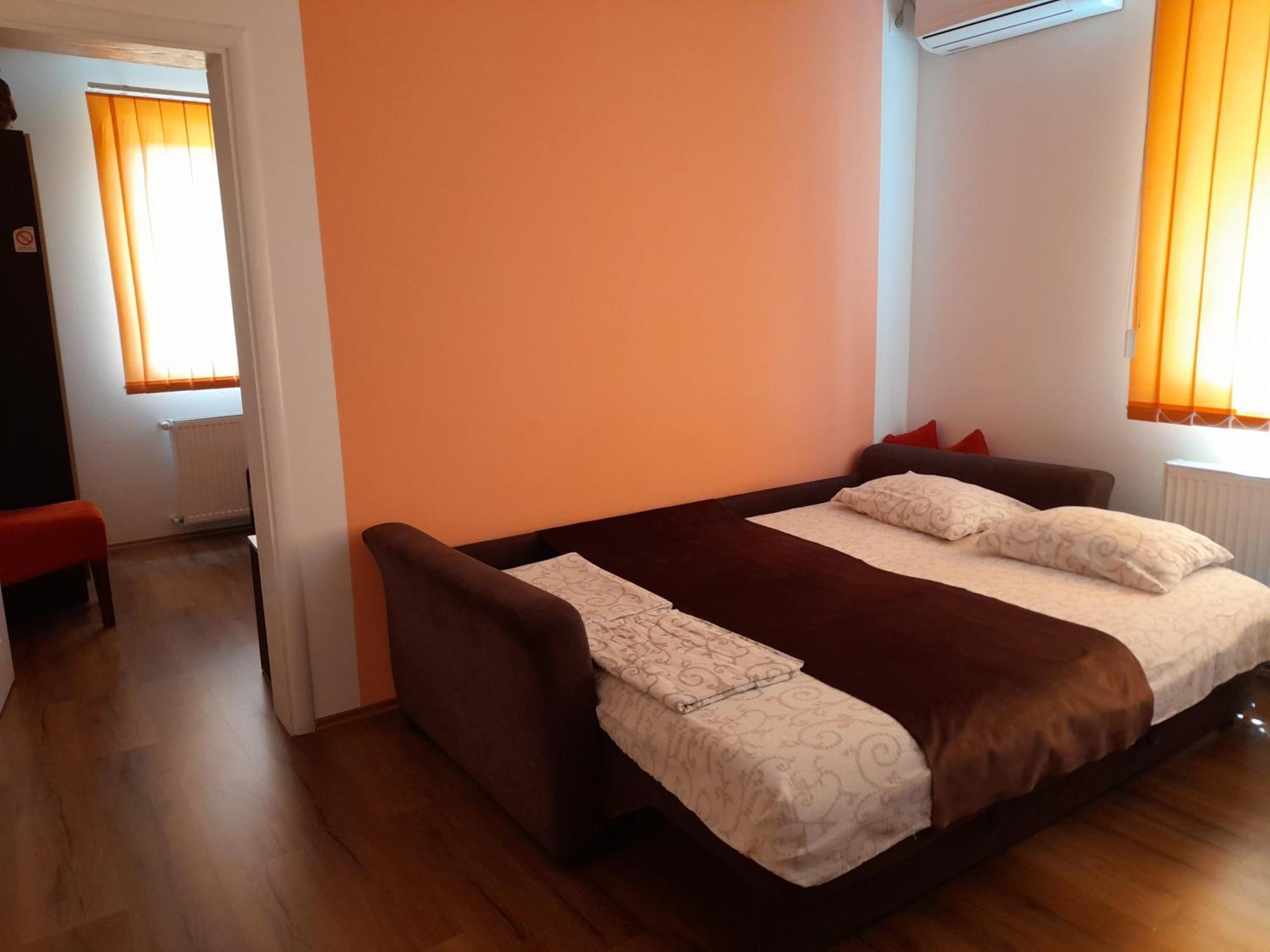 Kety Apartments Kragujevac Oda fotoğraf