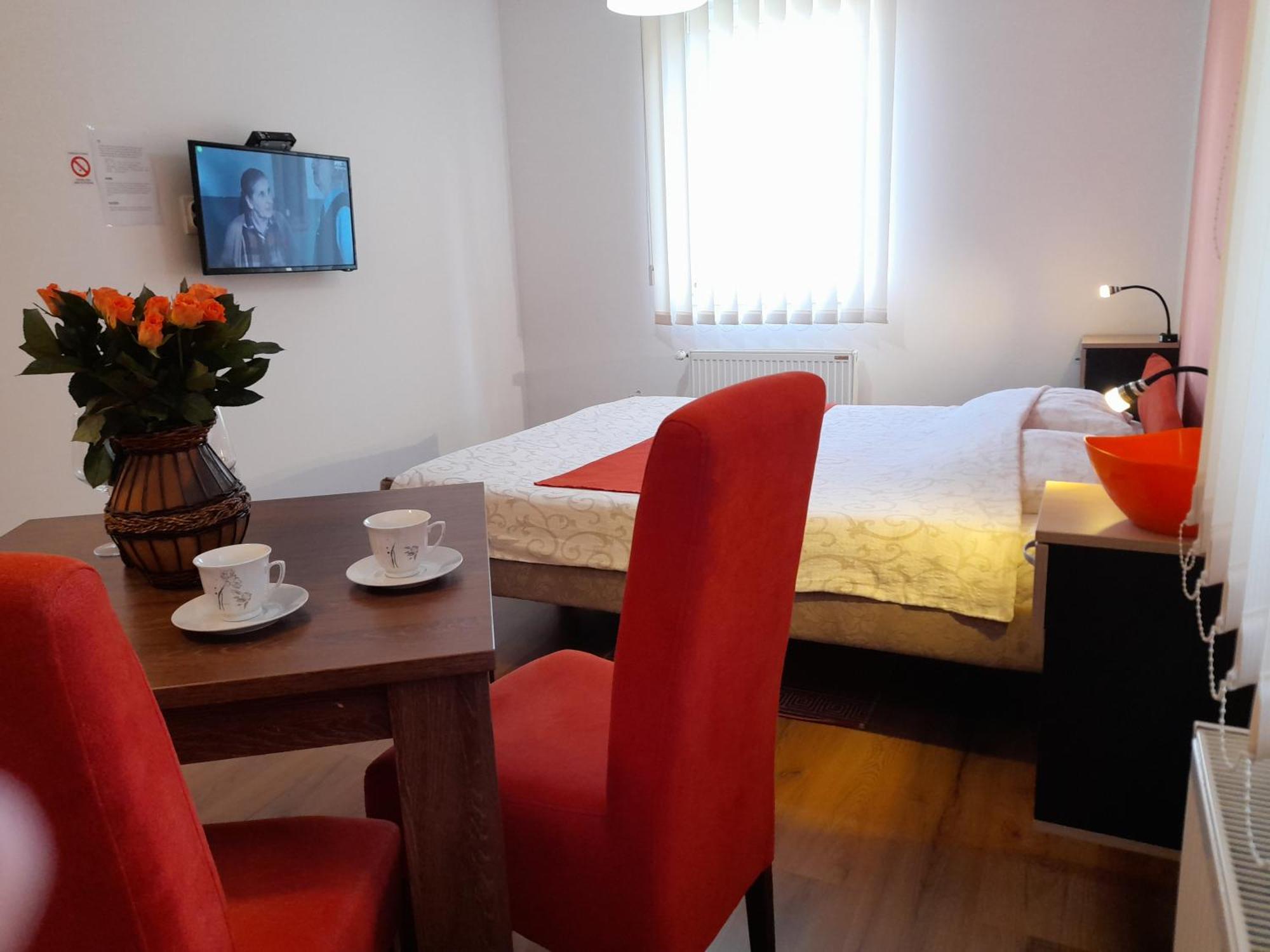 Kety Apartments Kragujevac Oda fotoğraf